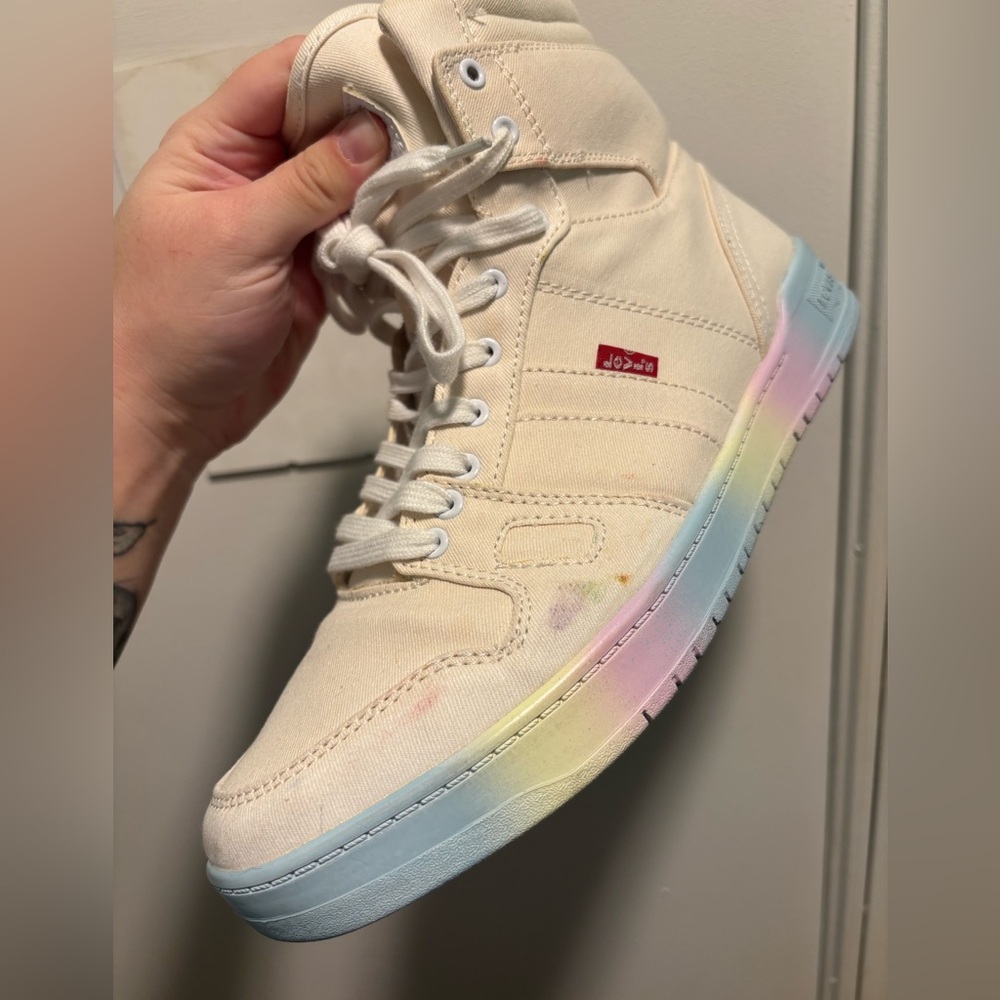 Levi's Cream High-Top Sneakers Rainbow Sole